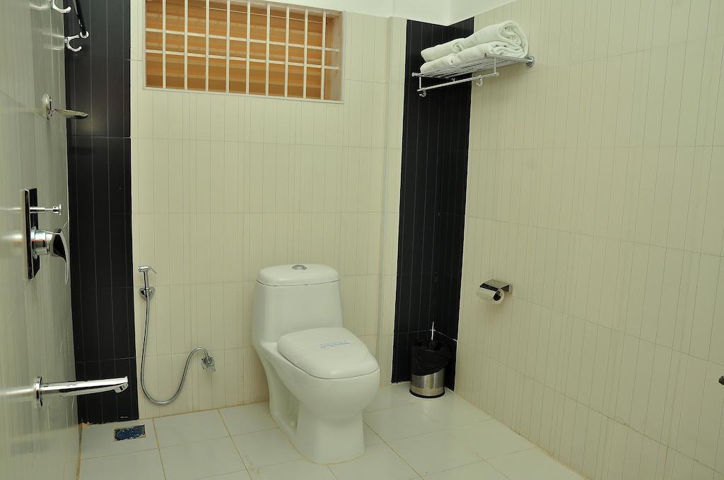 Holiday Hill Hotel & Suites Sultan Bathery Room photo