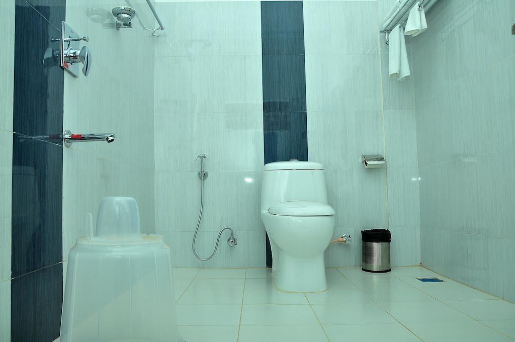 Holiday Hill Hotel & Suites Sultan Bathery Room photo