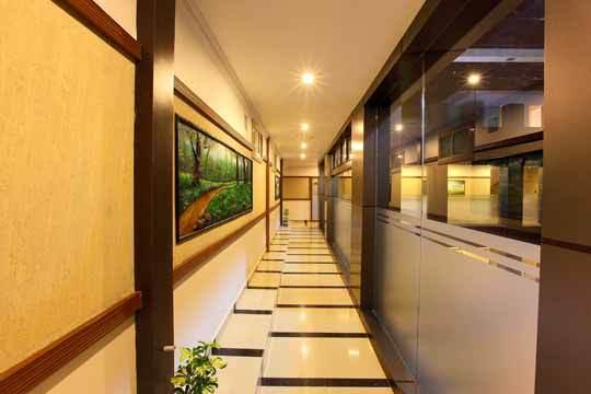 Holiday Hill Hotel & Suites Sultan Bathery Exterior photo